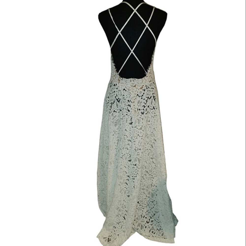 Lulu's Lace Maxi Dress - Picture 3 of 3